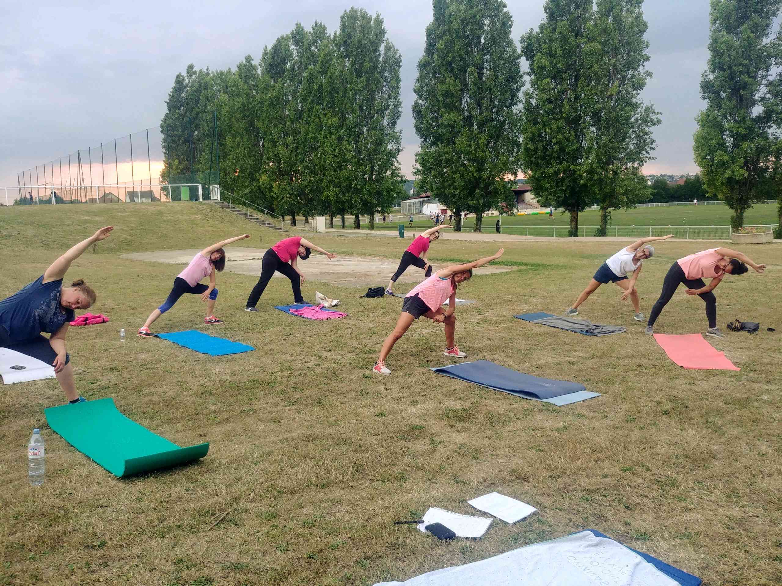 gym senior véronique à lextérieur corona