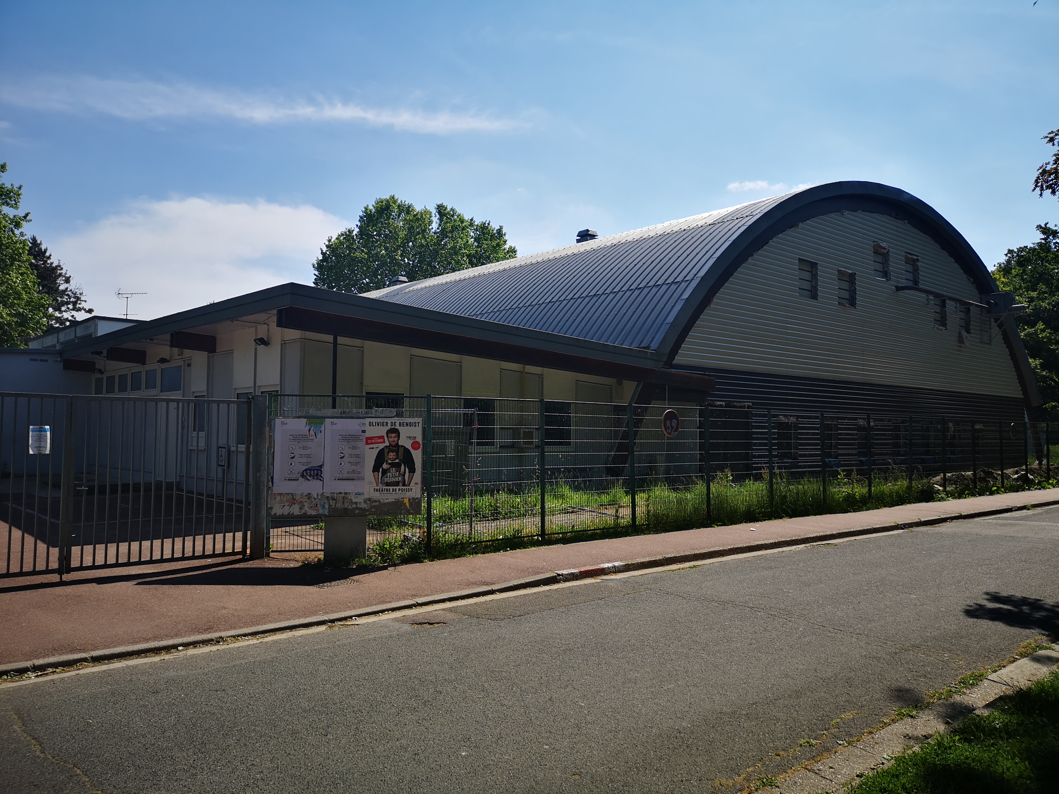 Verneuil sur Seine  - Gymnase Coubertin